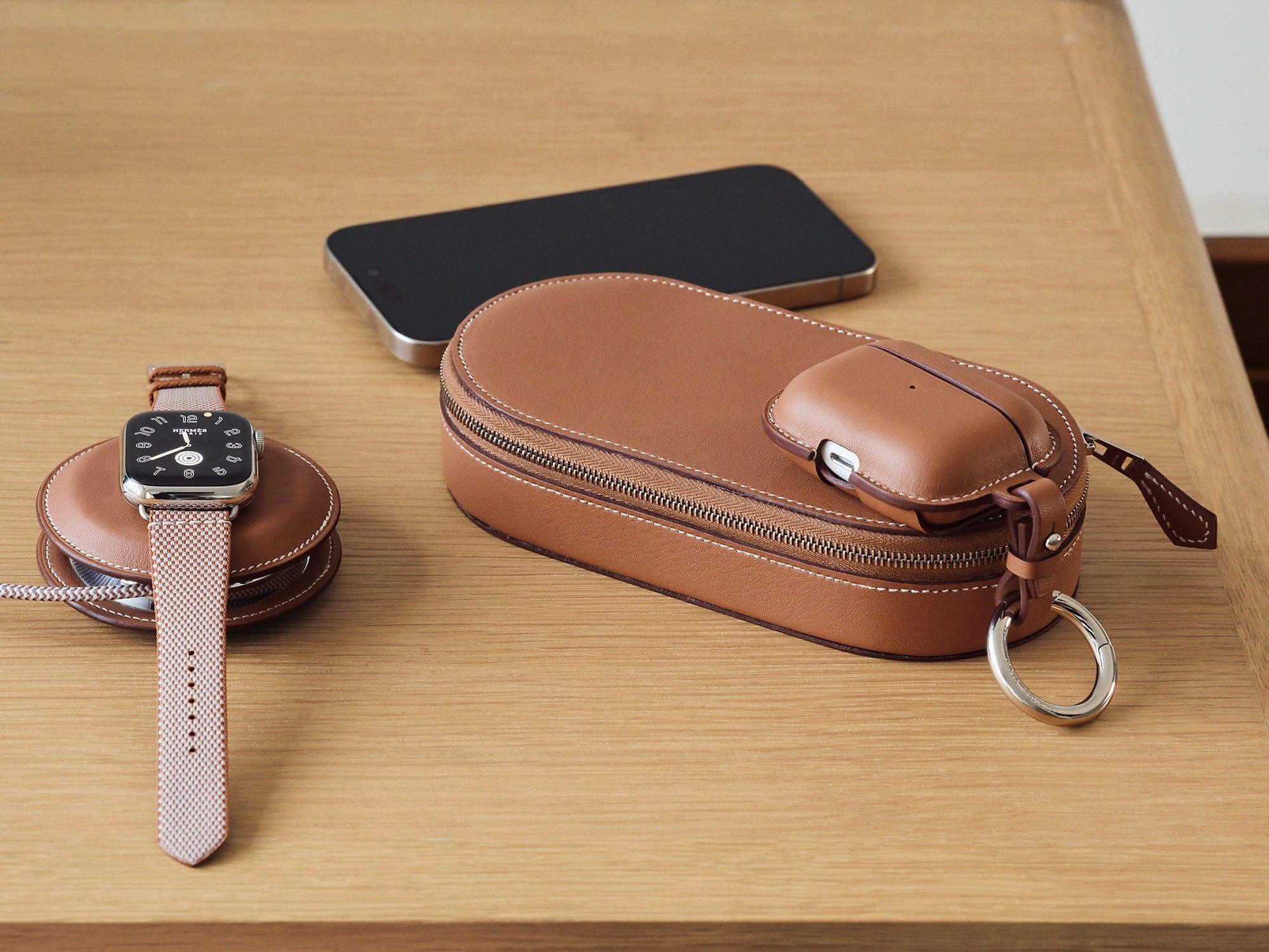 エルメスがアップルとコラボ…約20万円のMagSafe充電器はいかが