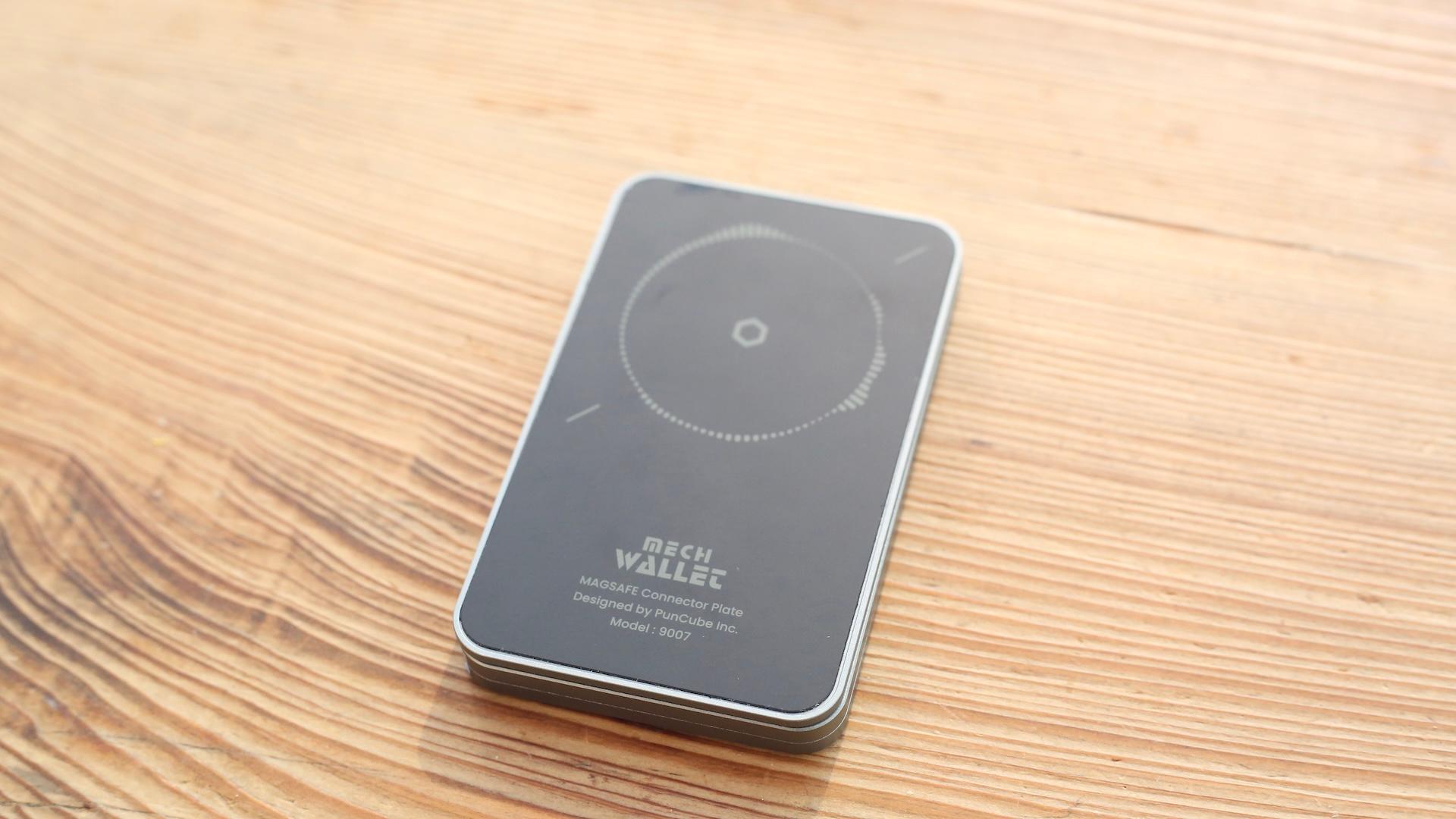 ミニマル財布「Mech Wallet」を自分好みにカスタムしたらキャッシュ