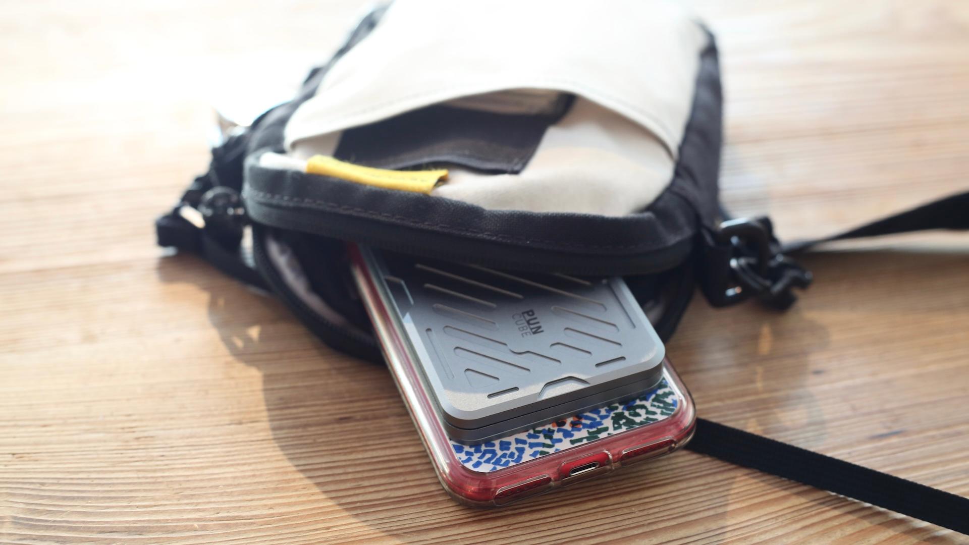 分厚い財布はもうやめた！ 現金派も安心の拡張パーツ付き「Mech Wallet