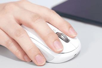 「気持ち良すぎるスクロール」の高機能マウス、4000円以下で手に入れていいの？