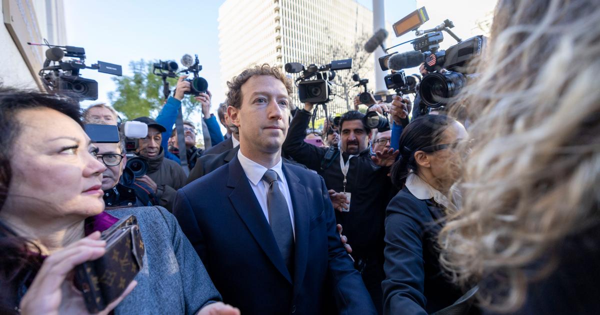 SNS依存裁判の様子