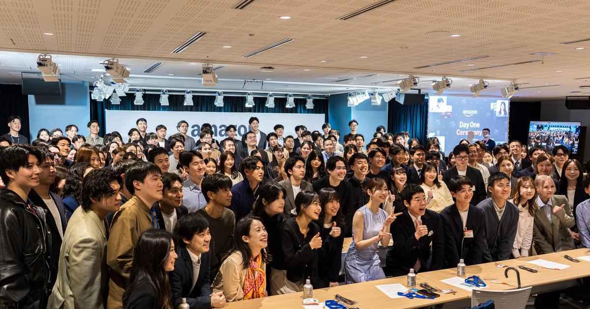 アマゾンが日本独自の「入社式」を初公開。バチェロレッテMCも登場、新入社員300名超の様子は | Business Insider Japan