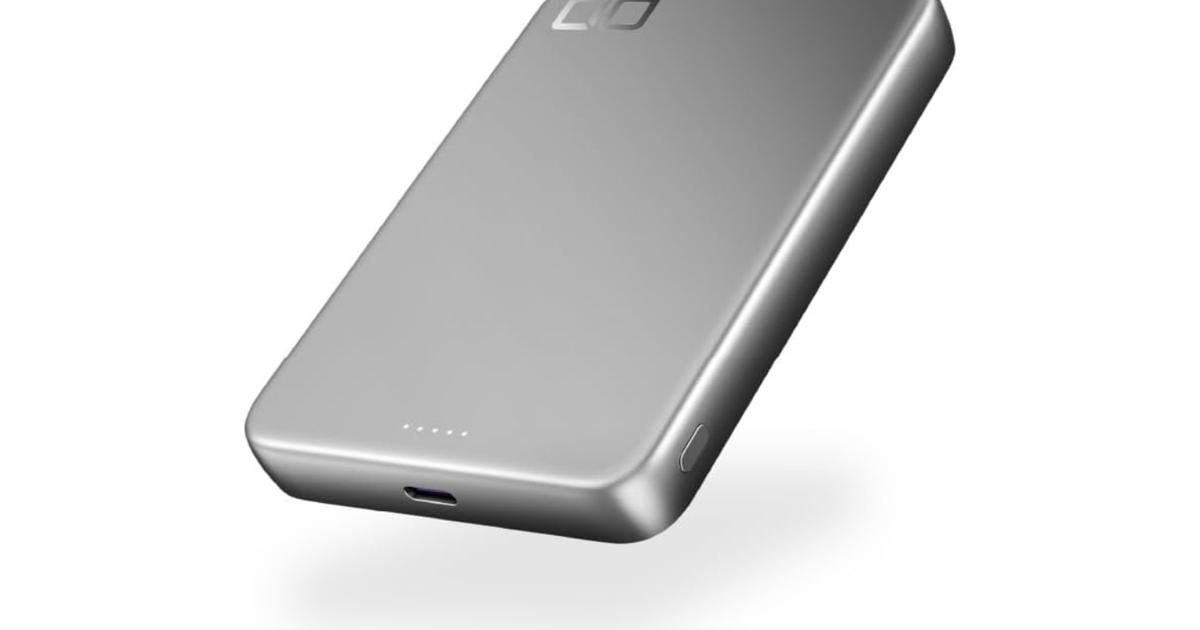 スマホと重ねて片手で持てる！CIOの高速充電＆超薄型モデルが23%オフ