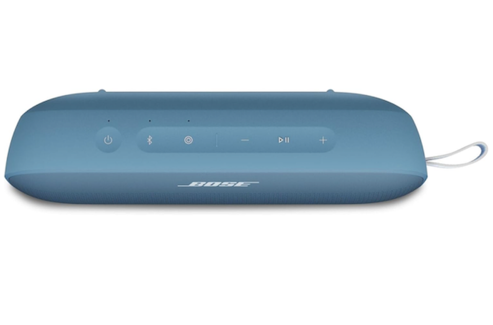 手のひらサイズでも音は最高。落としても、水に浮いても鳴り続けるBose