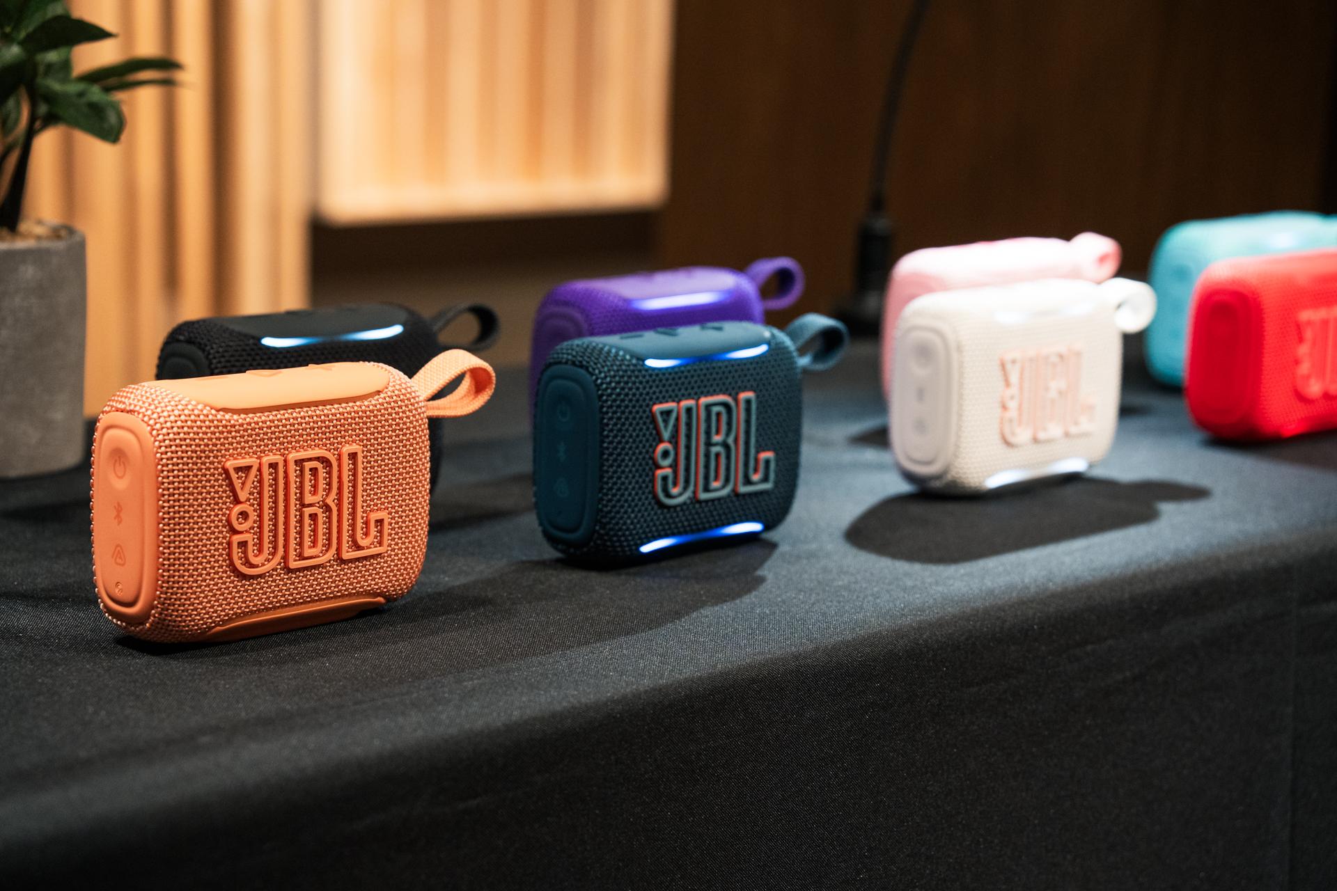 【取引中】JBLのポータブルスピーカー JBL（ジェイビーエル） JBL公式 Bluetooth スピーカー Boombox 3