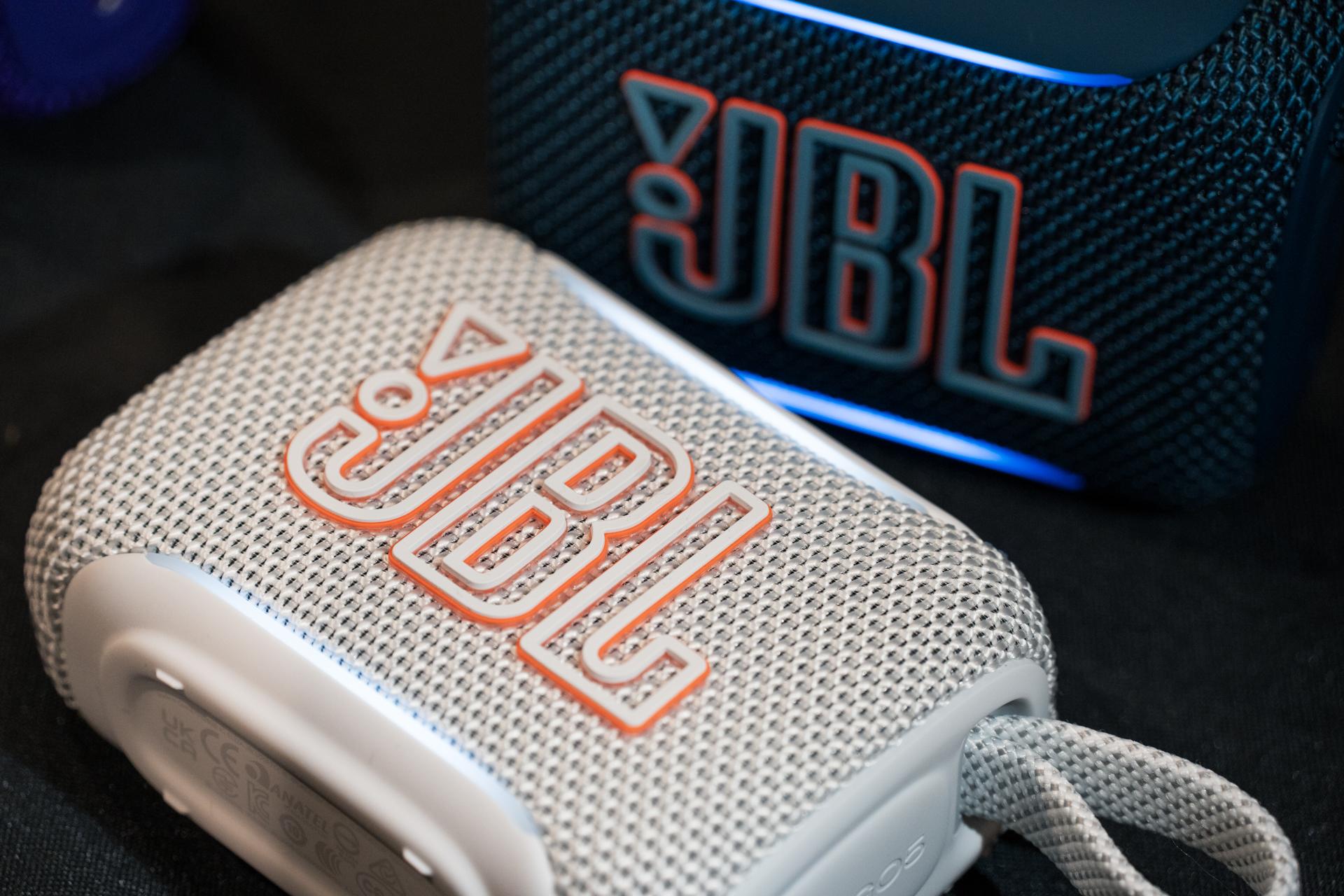 JBL ポータブルスピーカー Bluetooth接続 JBL（ジェイビーエル） スピーカー Bluetooth ポータブル ワイヤレス