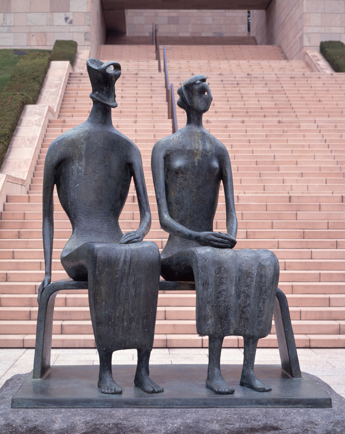 Henry Moore、ヘンリームーア、INTERIOR SCENES ヘンリー・ムーアの彫刻：空間と形の言語