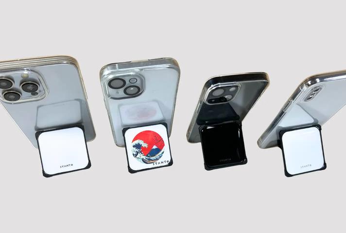 厚さ5mmに3つの機能。ワイヤレス充電を邪魔せず、スマホの「持ちにくさ
