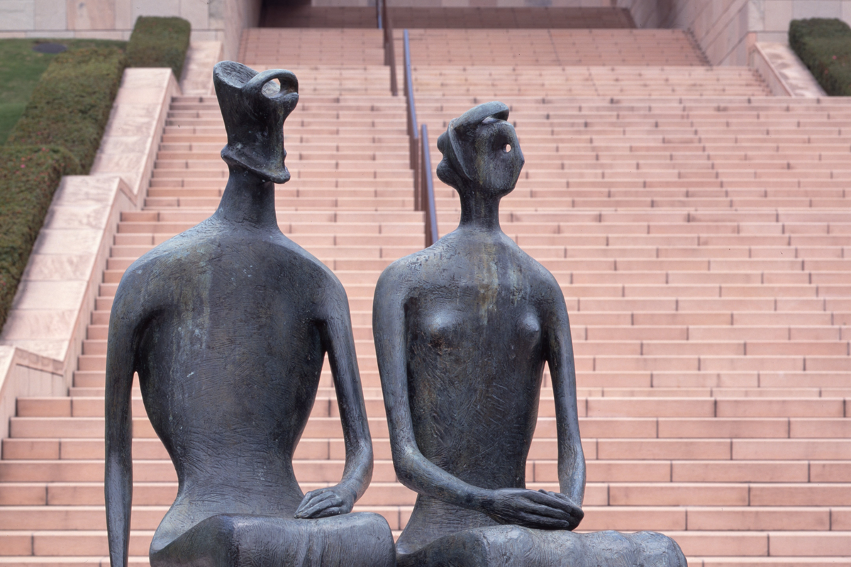 ヘンリー・ムーアの彫刻が繋げる、特別な体験