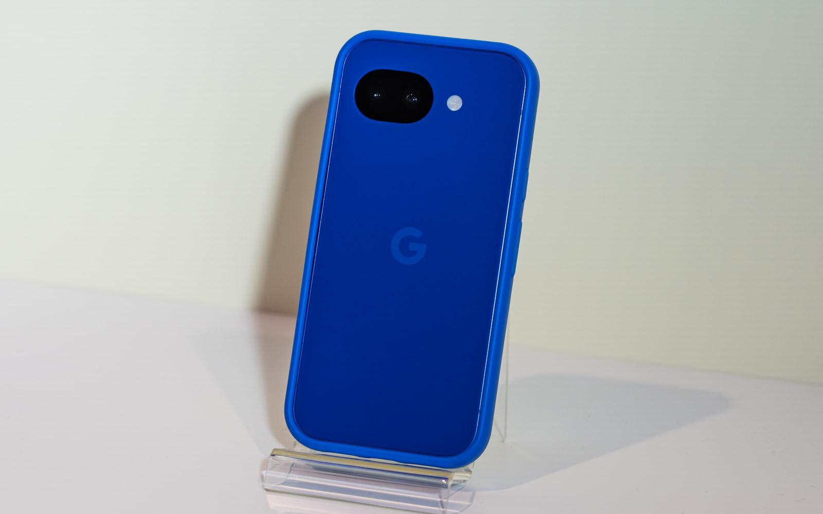 新型コスパスマホ「Pixel 10a」のフラットな背面を活かすなら限定色