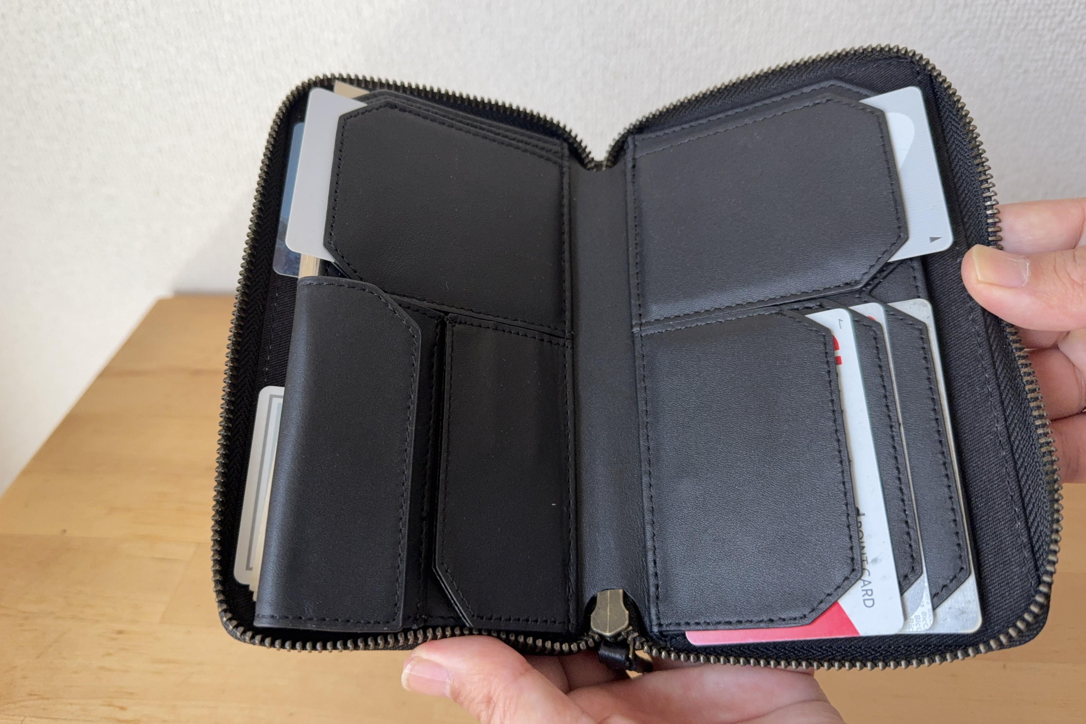 ☆お財布　カード収納　ケース　多機能収納抜群なお財布新品未使用 お財布 スッキリ 片面9枚収納 スリム カードケース インナーカード