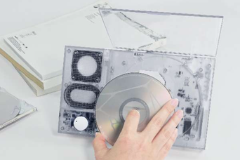 実家に眠ってるCDをもう一度聴こう。スマホでもイヤホンでも聴けるCDプレイヤー＆スピーカー