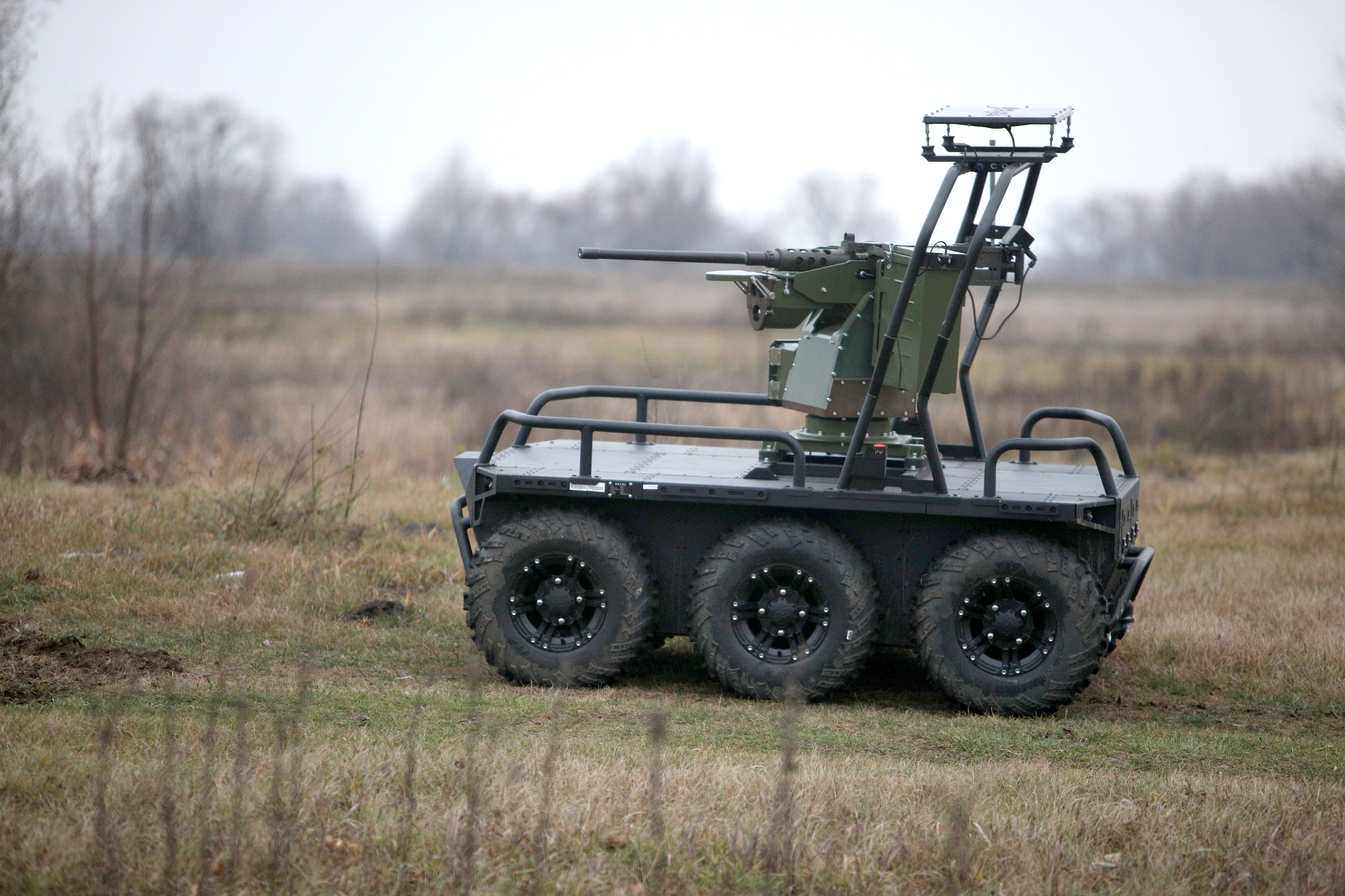 ウクライナ、地上ロボットとドローンのみでロシア軍の陣地を初めて制圧