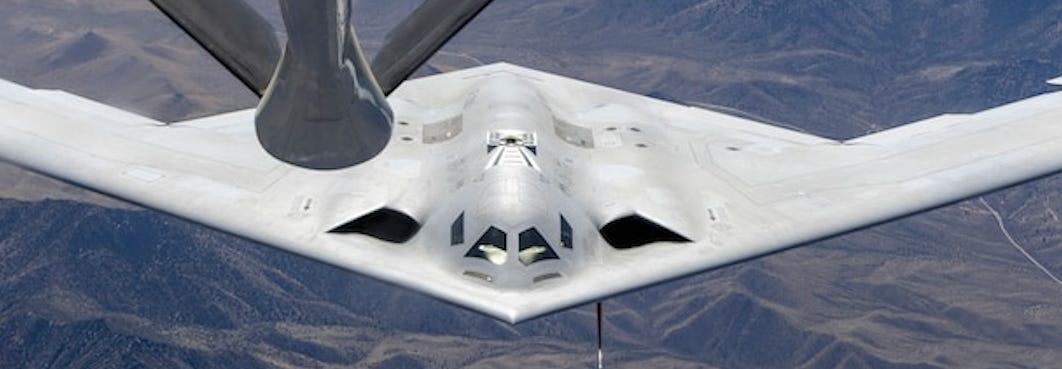 米空軍、ステルス爆撃機「B-21レイダー」の最新画像を公開…上から捉え