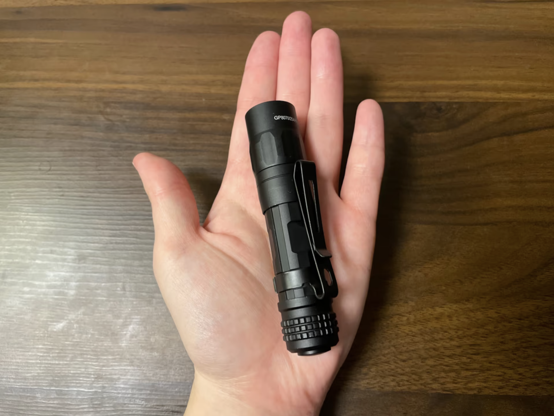 押入れにしまい込んだ懐中電灯、買い替えない？重さ60gで177m先まで