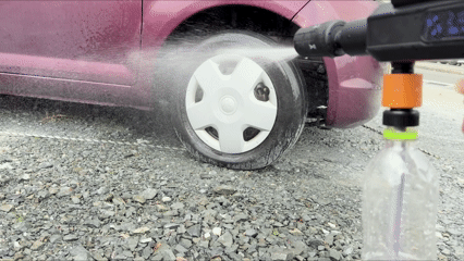 強力噴射でベランダ掃除も洗車も劇的にラクになる。ペットボトルで給水