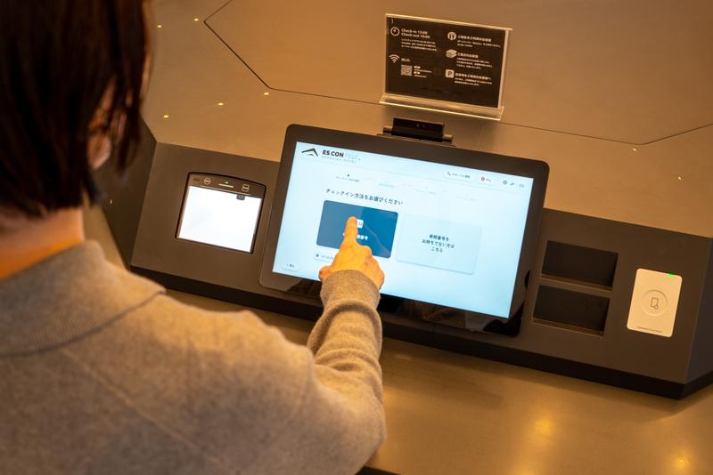 SQUEEZEが提供するオンラインチェックインシステム。同社では、ホテル運営にかかわるさまざまなサービスを提供している。