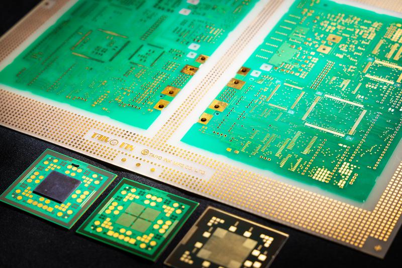 最終製品の特性によって、大小さまざまな半導体パッケージ基板が作られる。