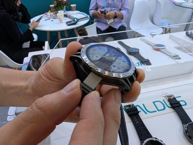 Apple Watchより気になるかも。いま話題の「スマートウォッチ3選