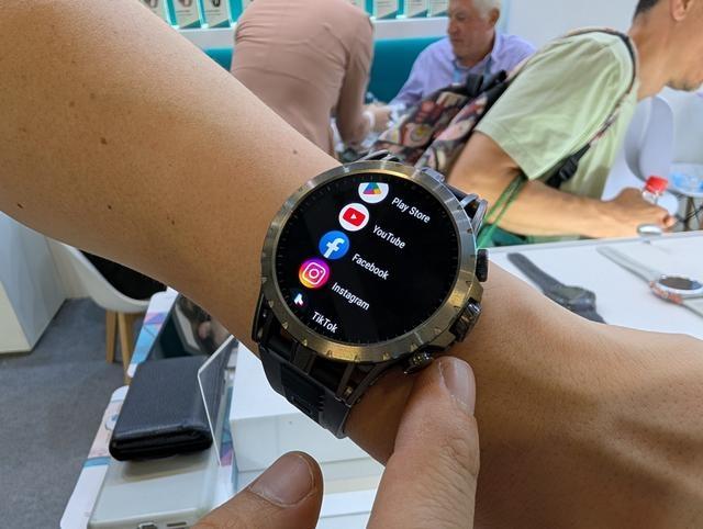 Apple Watchより気になるかも。いま話題の「スマートウォッチ3選