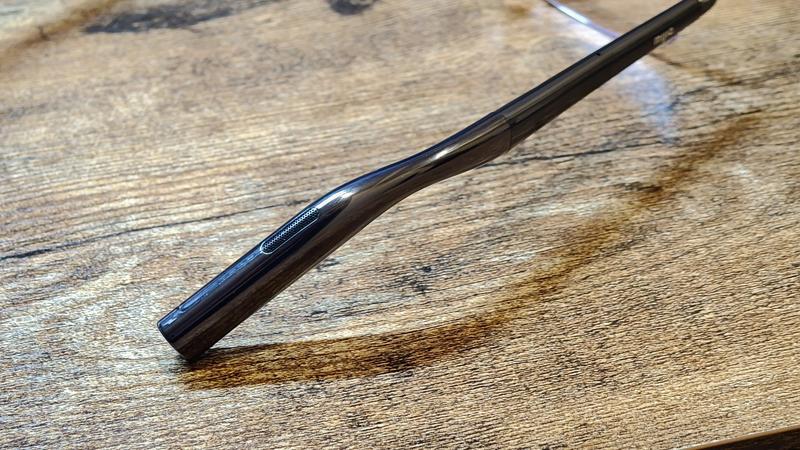 スピーカー搭載