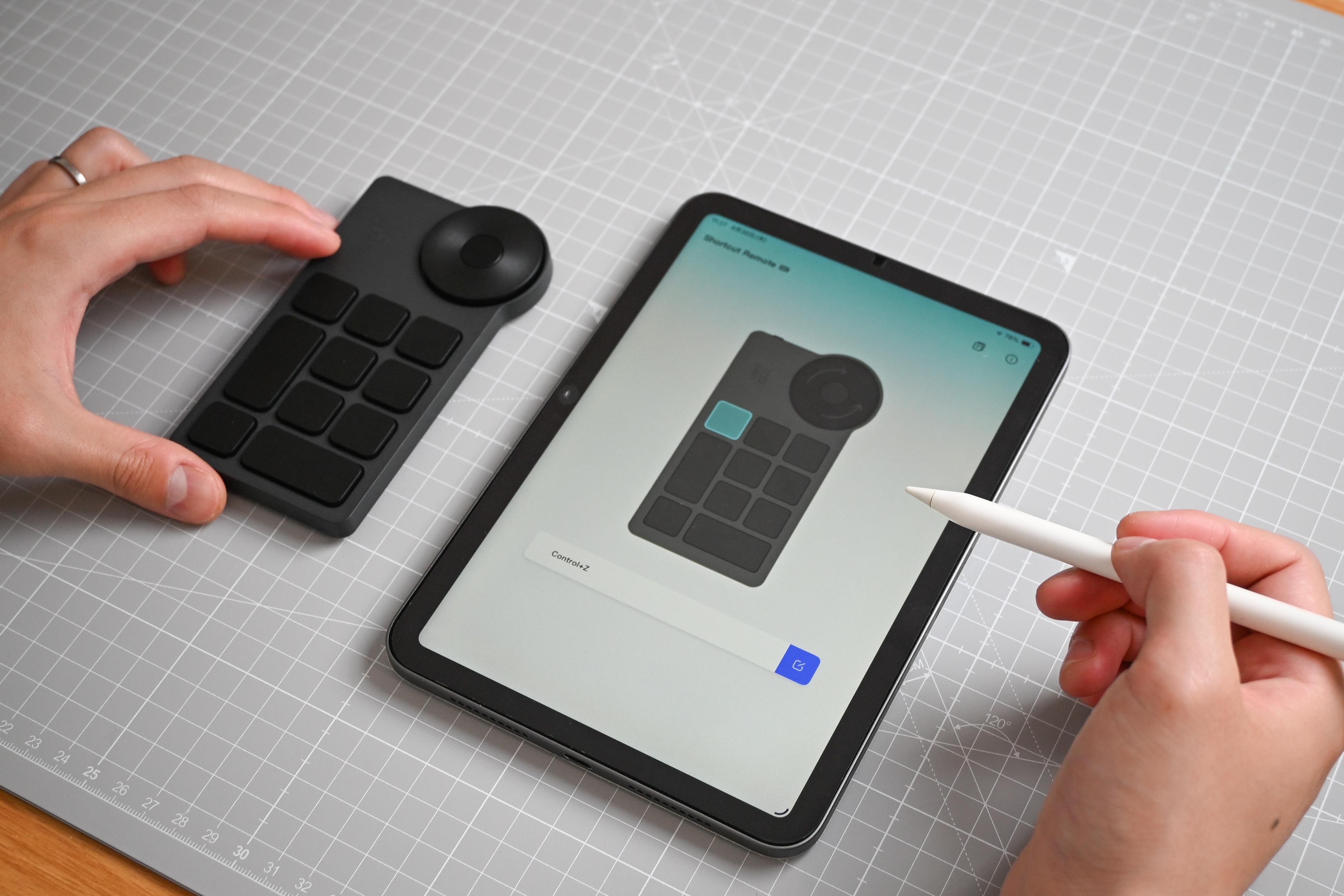 ついにiPadに対応！XP-PENの左手デバイスが、iPadでの作業効率をガラリ