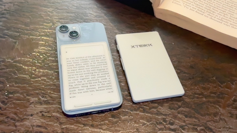 超小型電子ペーパー「Xteink X3」導入で、積んでた900ページの超大作を