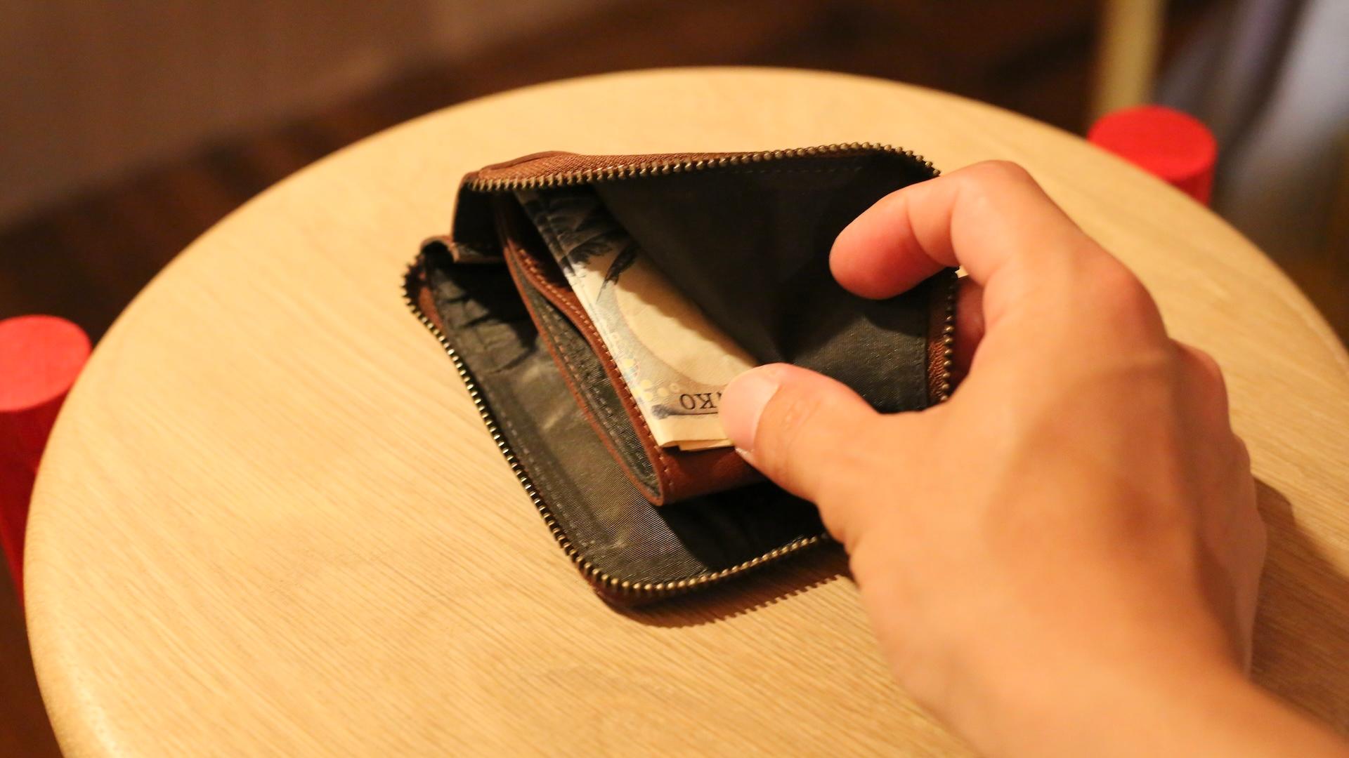 必要なものを全部入れてもスマホより小さくて軽い。もはや“限界最小”の