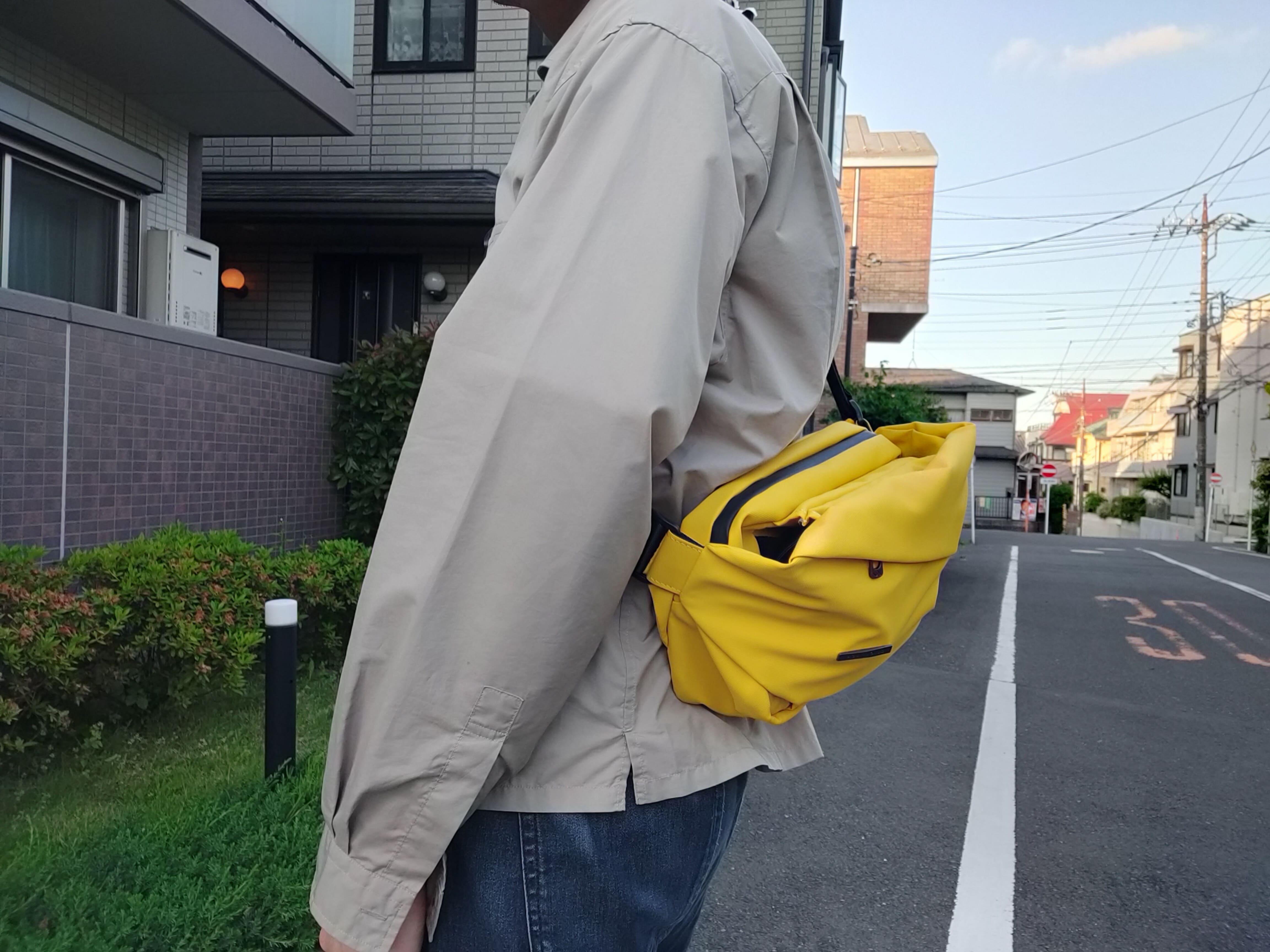 リュックほど大げさじゃない。ポケットが足りない問題を解決する