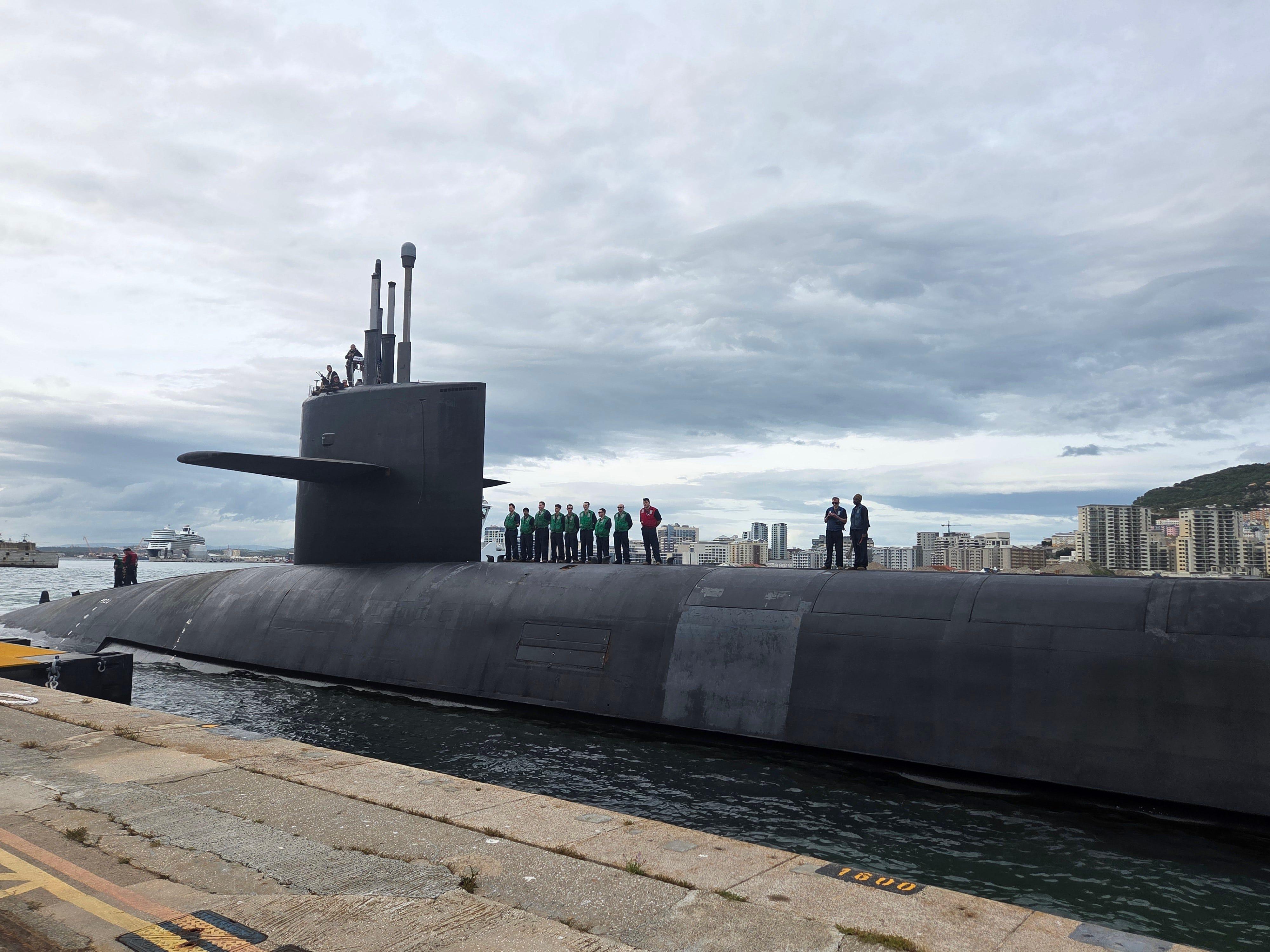 米海軍、「最高機密」を公開…イラン情勢緊迫下で姿を現した「戦略原潜