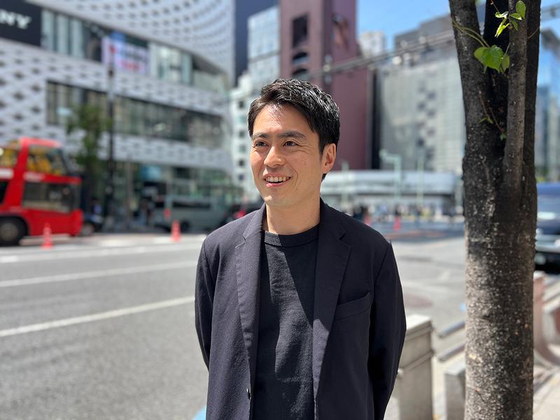 アメリカで創業したオイシイファームの古賀大貴CEO。普段はニューヨークにほど近いニュージャージー州の本社で経営の指揮をとっているが、日本にもしばしば帰国。投資家探しは「常に行っている」そうで、シリーズCのセカンドクローズに向けた動きもすでに始めているという。