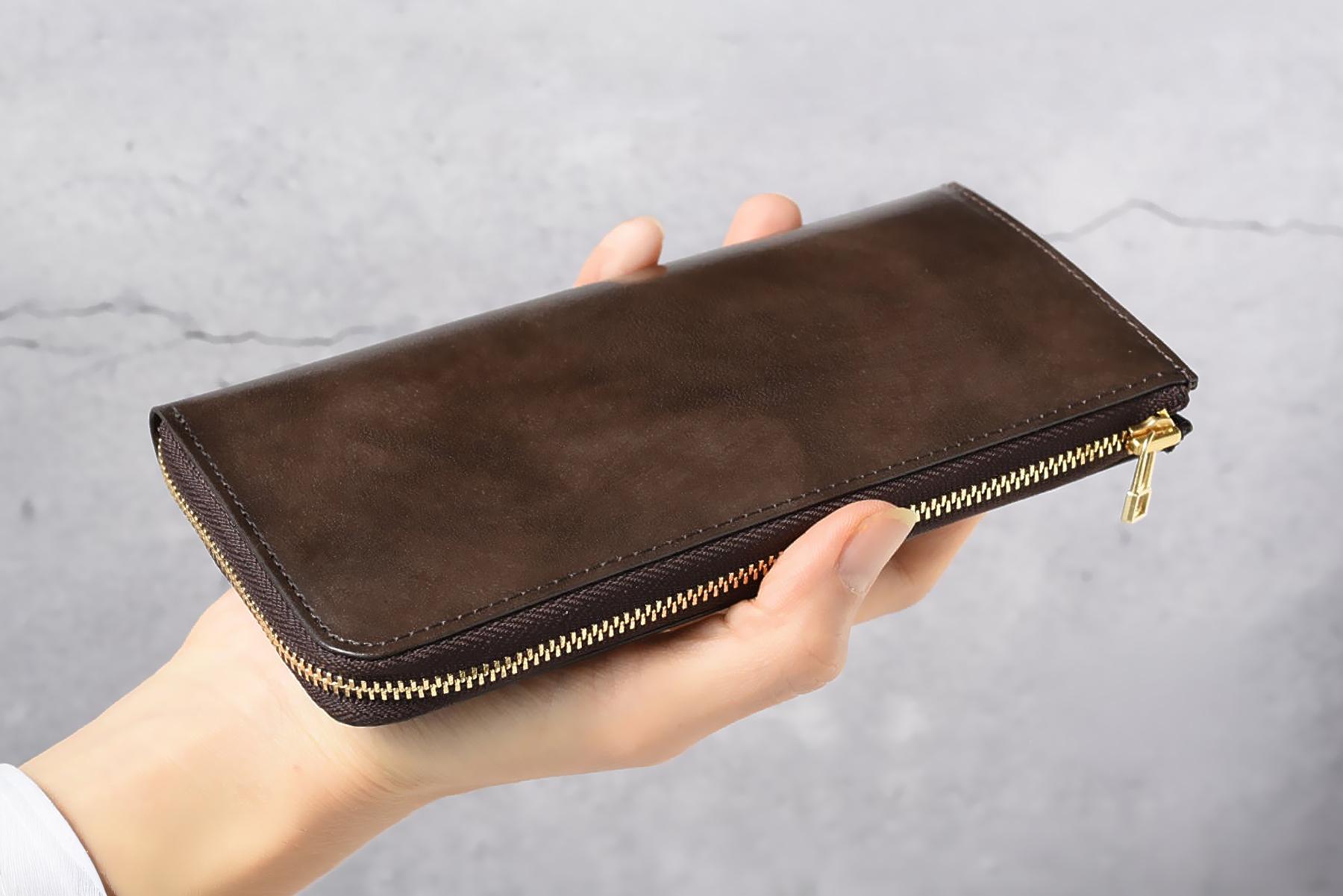 長財布＝かさばる」はもう古い？ カード20枚入れてもスリムな国産本革L