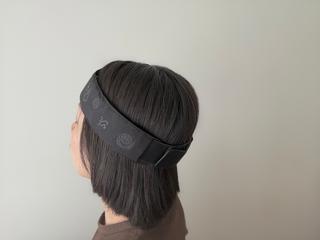 巻くだけで頭まわりがすっきり。シャクティの「チクチクするヘッド 