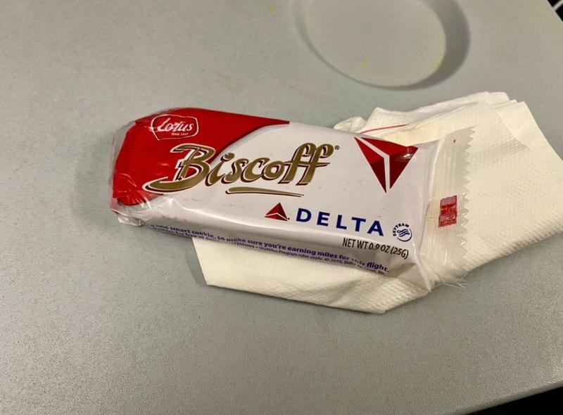デルタ航空は今後もフルサービス便で定番のBiscoffクッキーを提供する