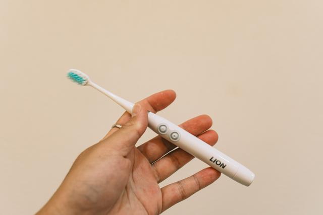 2000円以下で買える電動歯ブラシ。初めての人にも使いやすい
