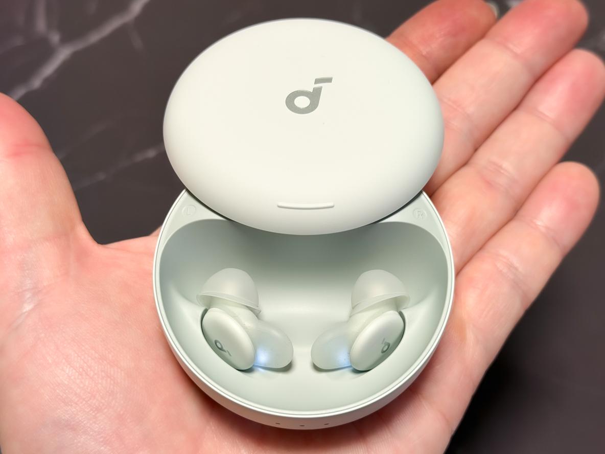 Ankerの睡眠特化イヤホン。他人のイビキで眠れない夜に終止符を打つ