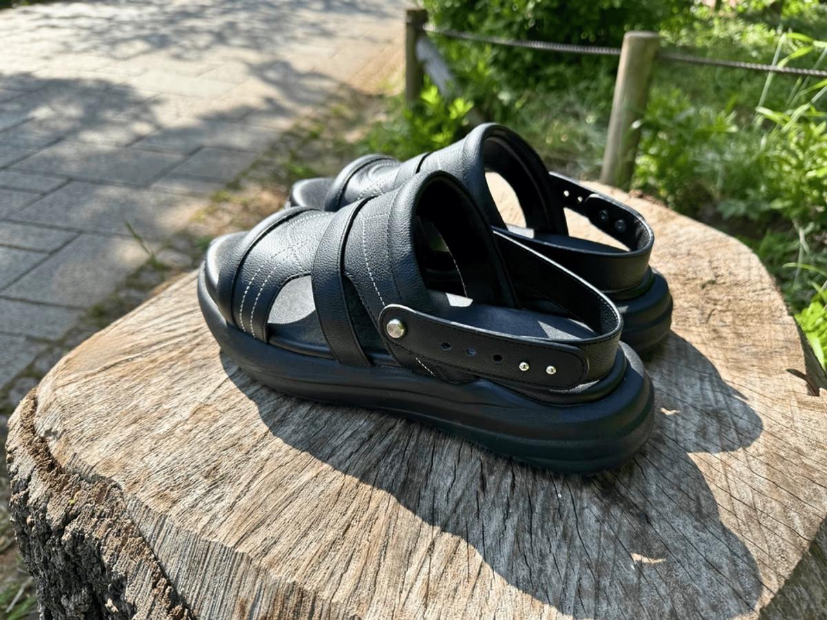 つっかけなのに、品がある。夏の相棒サンダルをリニューアル 
