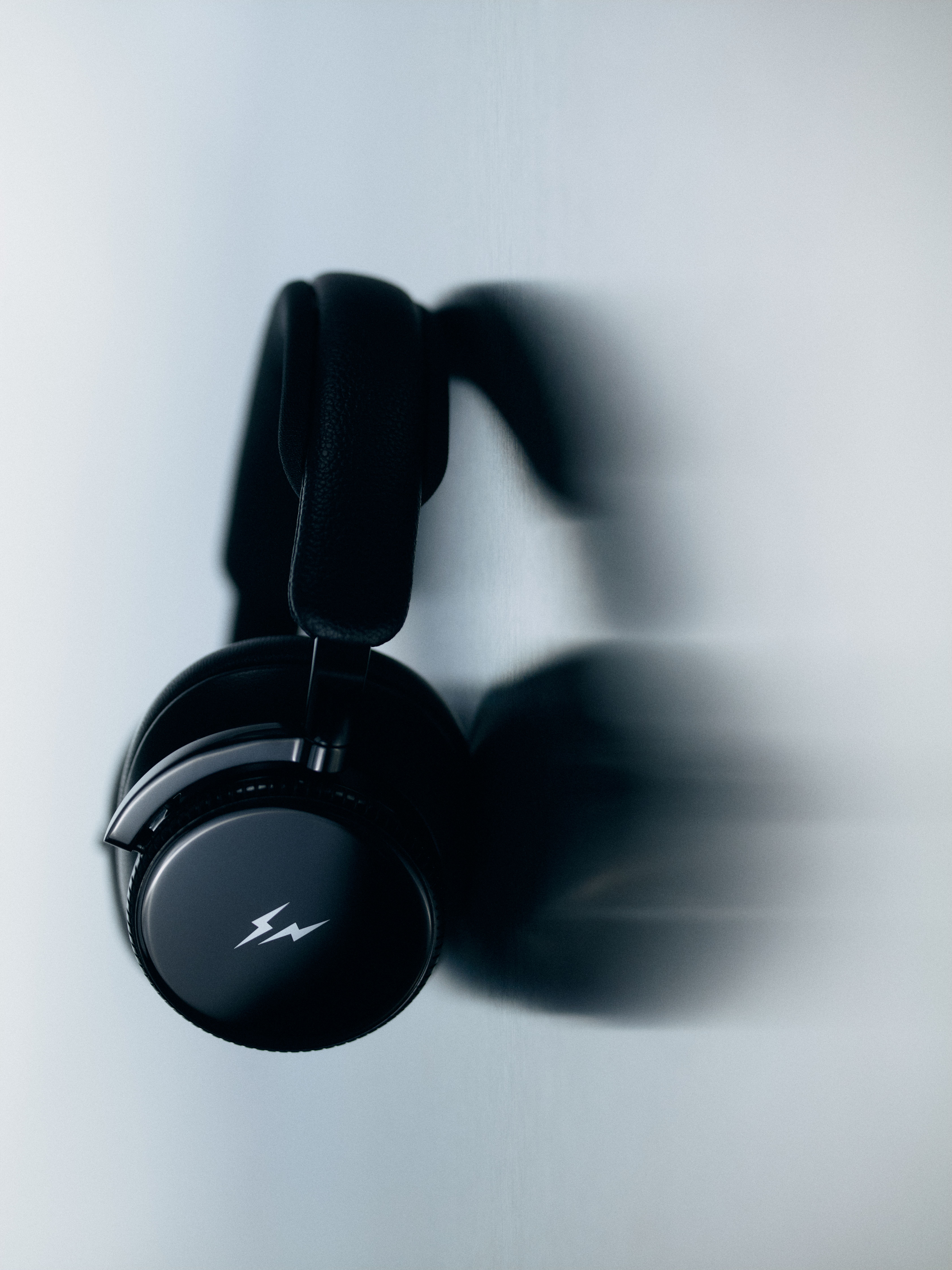 音質と「美」を追求する人へ。Bang & Olufsen×fragmentコラボ登場