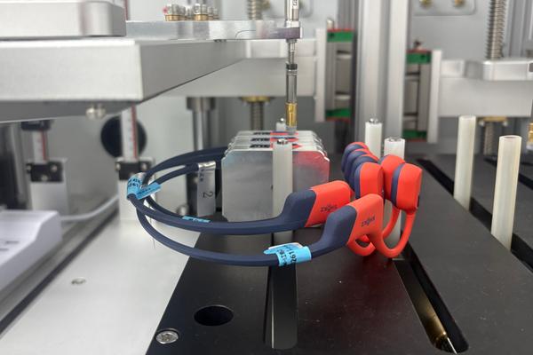 Shokzの肝は「シリコン」にあり。中国・深圳で目にした、イヤホンづくりの裏側