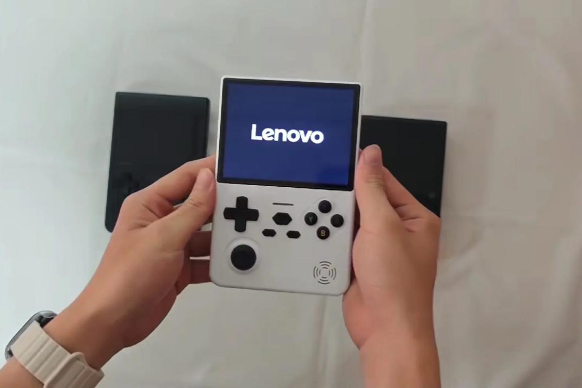 Lenovoのゲームボーイ風デバイスが存在していた！ でもこれはオススメできない