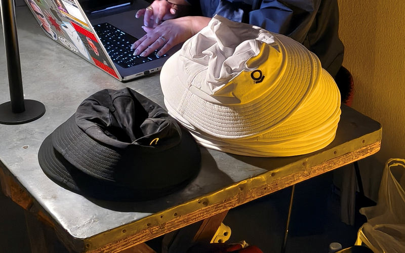 約1.2万円の帽子に渋谷で長蛇の列、CEOも登場。AI企業パランティアが