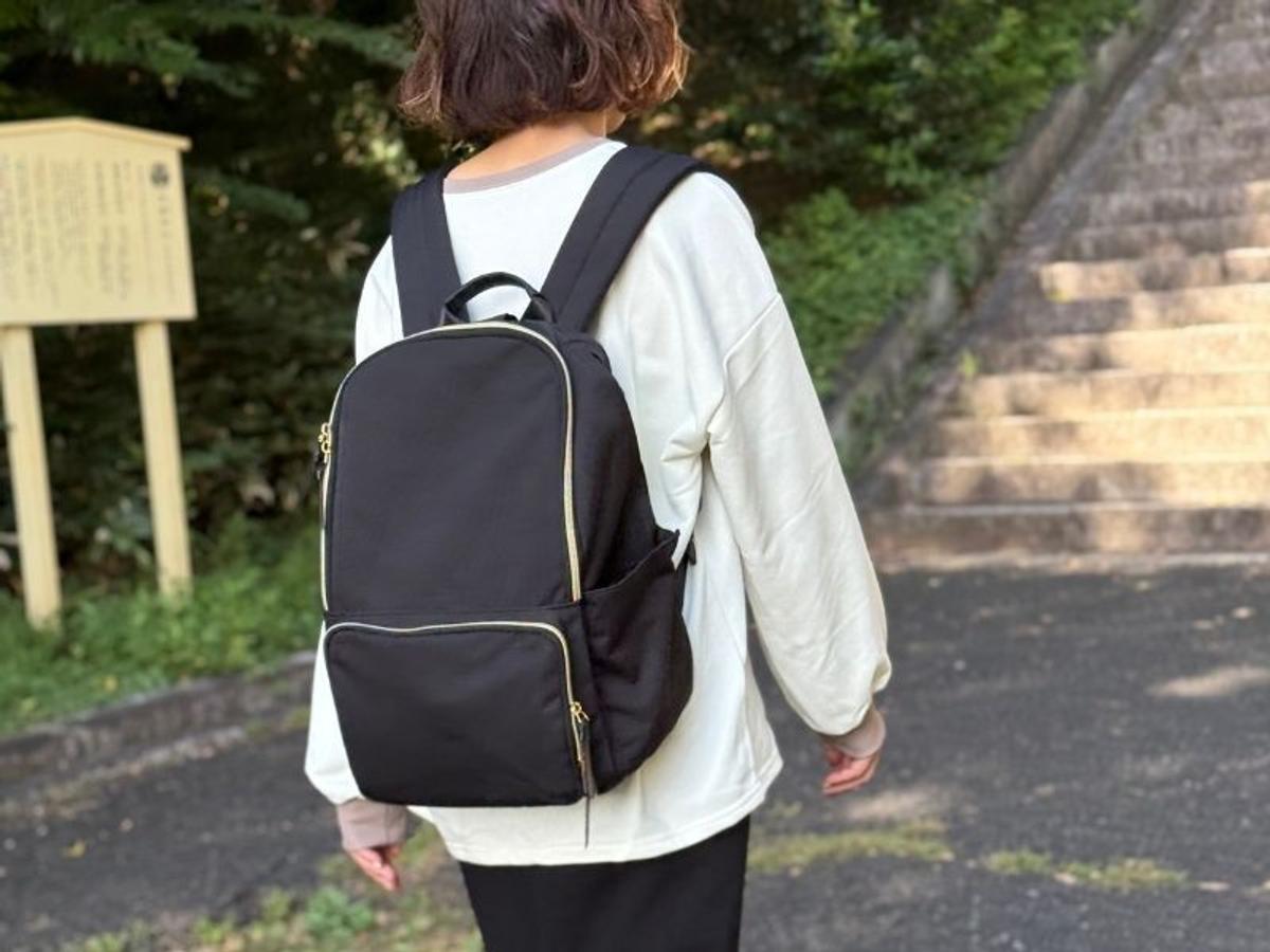 背負ったまま取り出せる。旅人のために設計されたリュック「QUICK PACK 