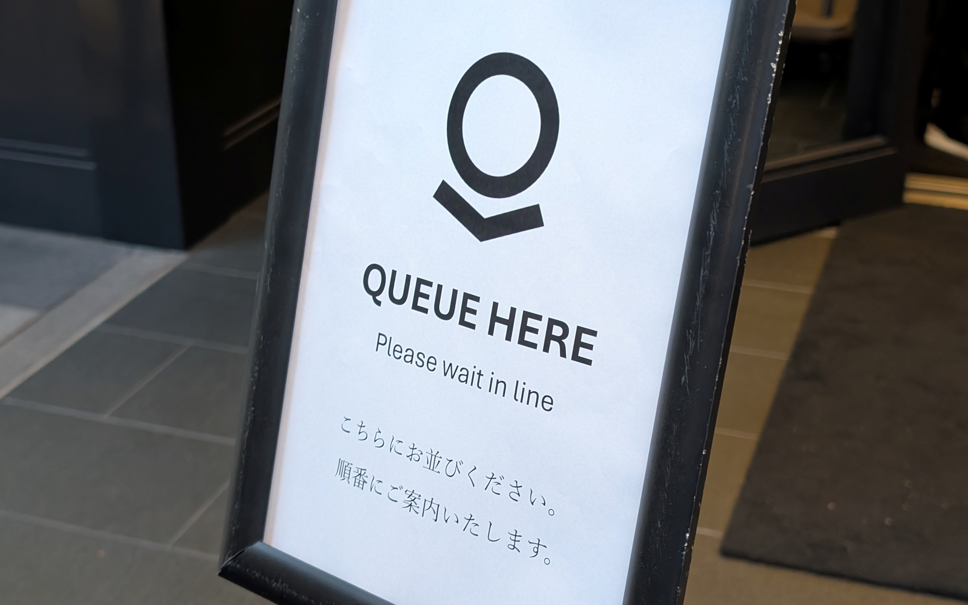 約1.2万円の帽子に渋谷で長蛇の列、CEOも登場。AI企業パランティアが