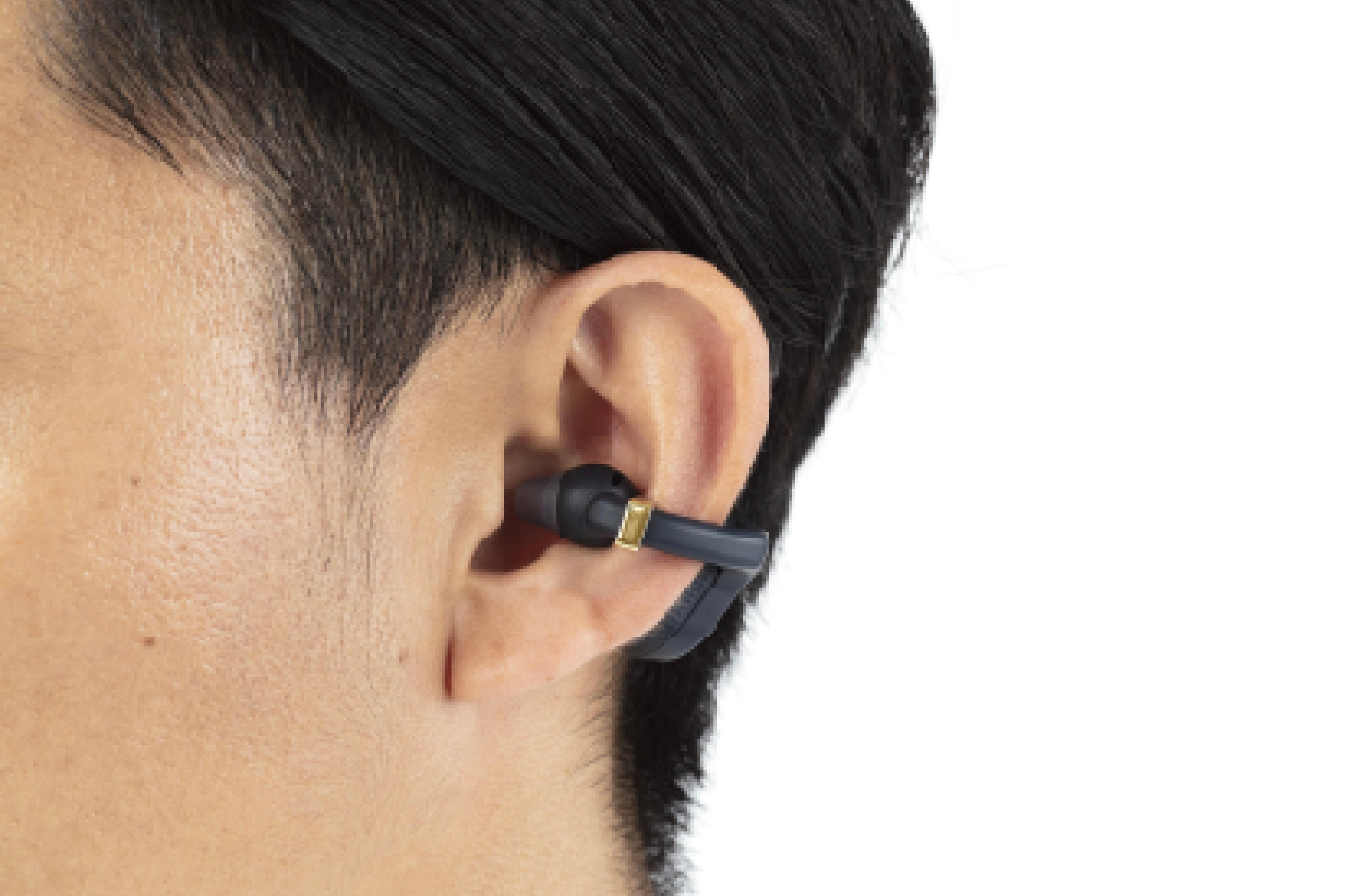 何言ってるの？」が減るかも。カシオが聞こえにくさをケアするイヤホン