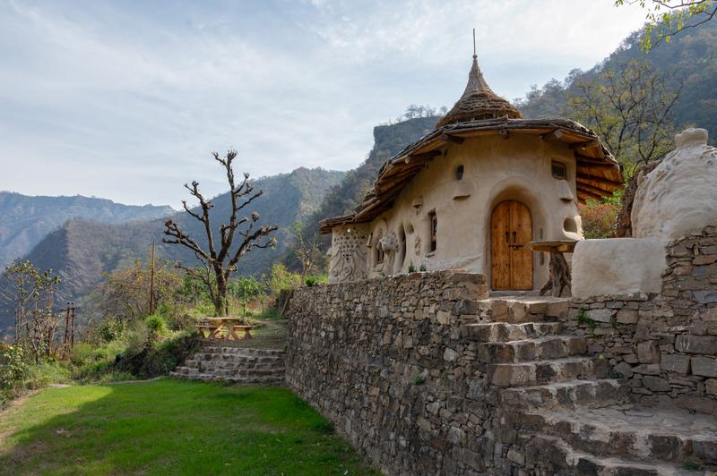 The brothers built a house in Rishikesh, India, using natural materials.