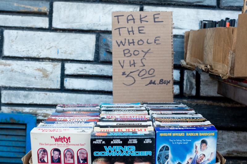 “90s Retro” Booms Among Gen Z as Nostalgic Gadgets Make a Comeback