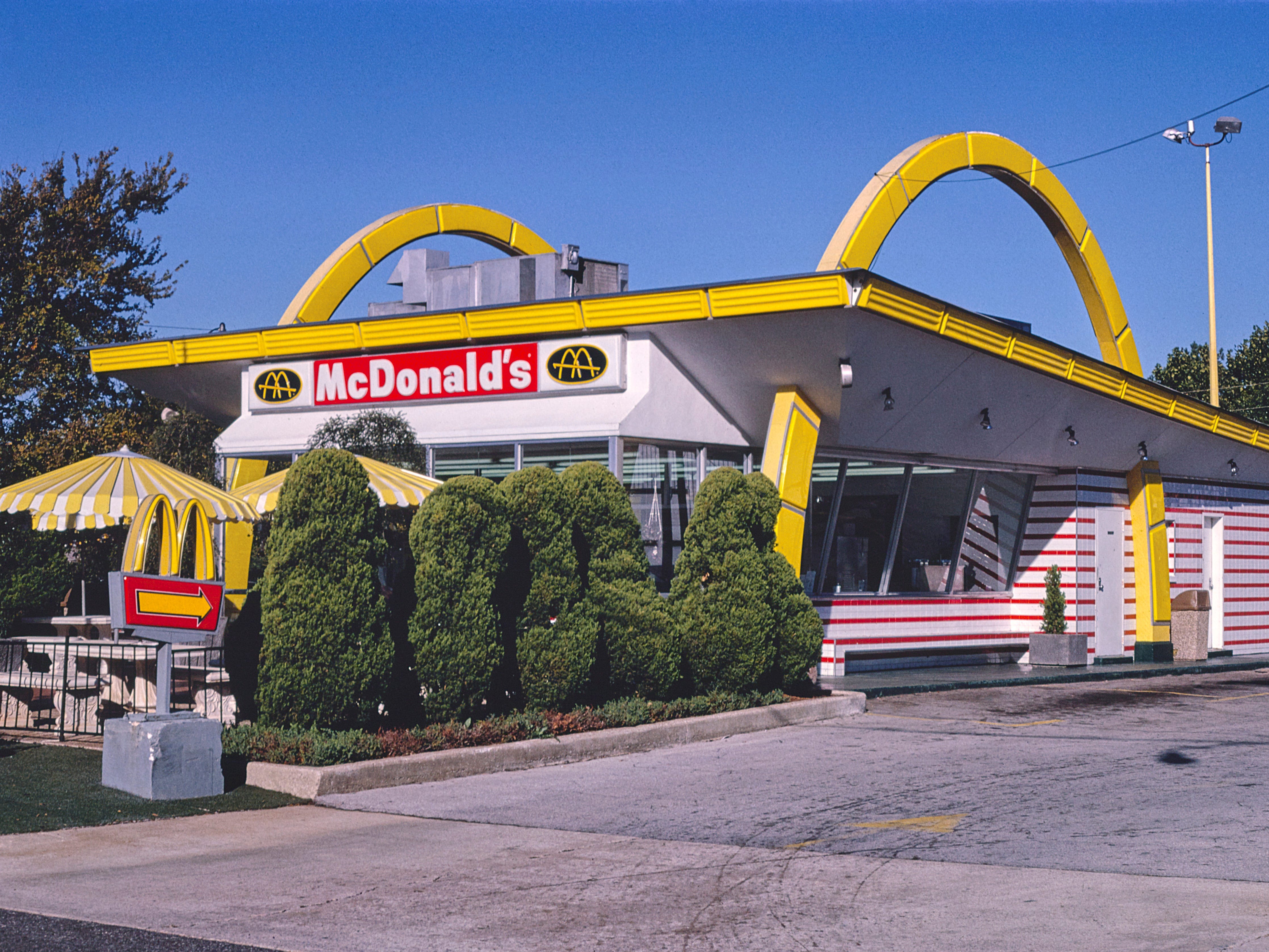 ヴィンテージ写真が映し出す1980年代のマクドナルド。今はなき個性的な