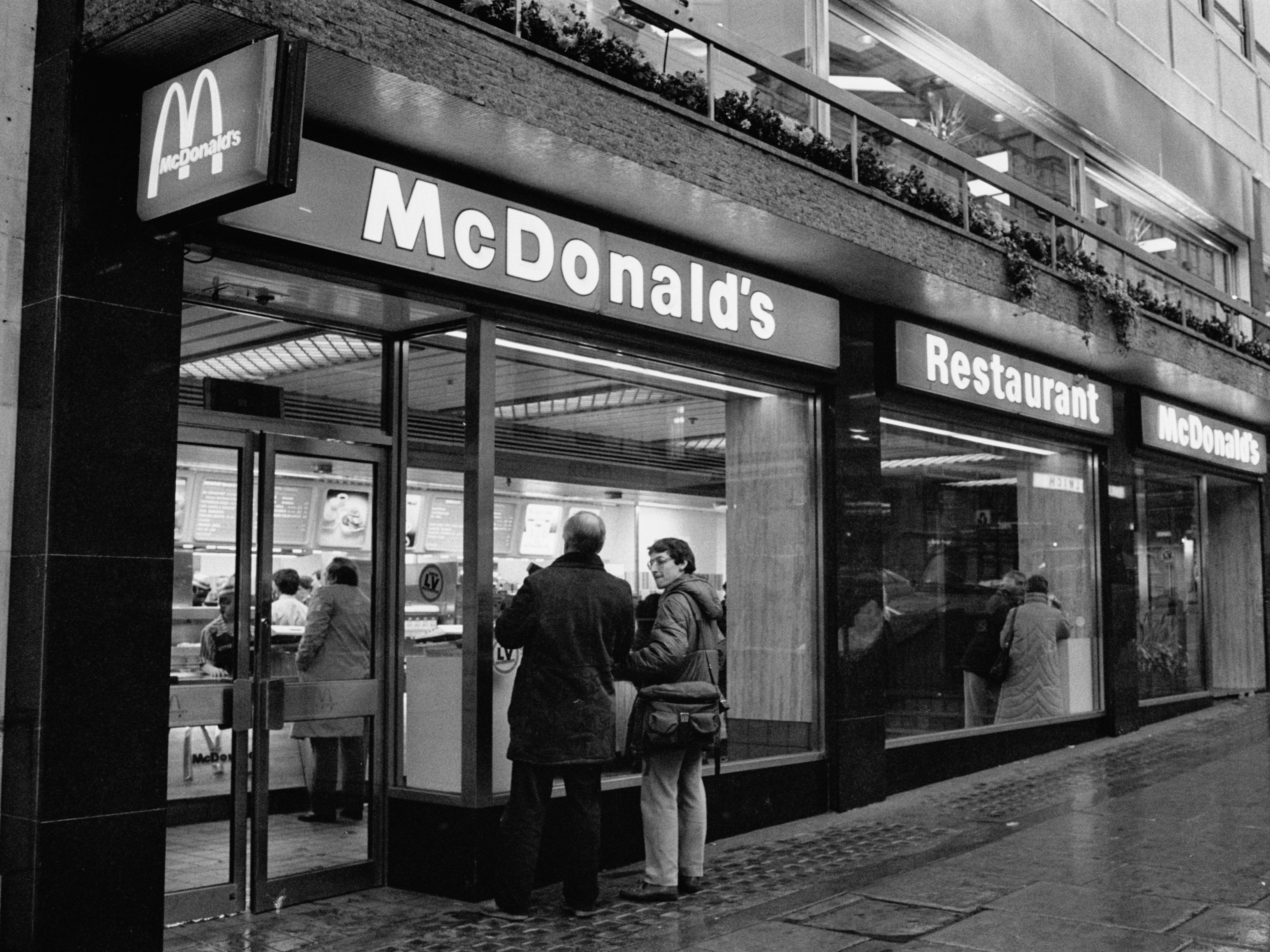 ヴィンテージ写真が映し出す1980年代のマクドナルド。今はなき個性的な