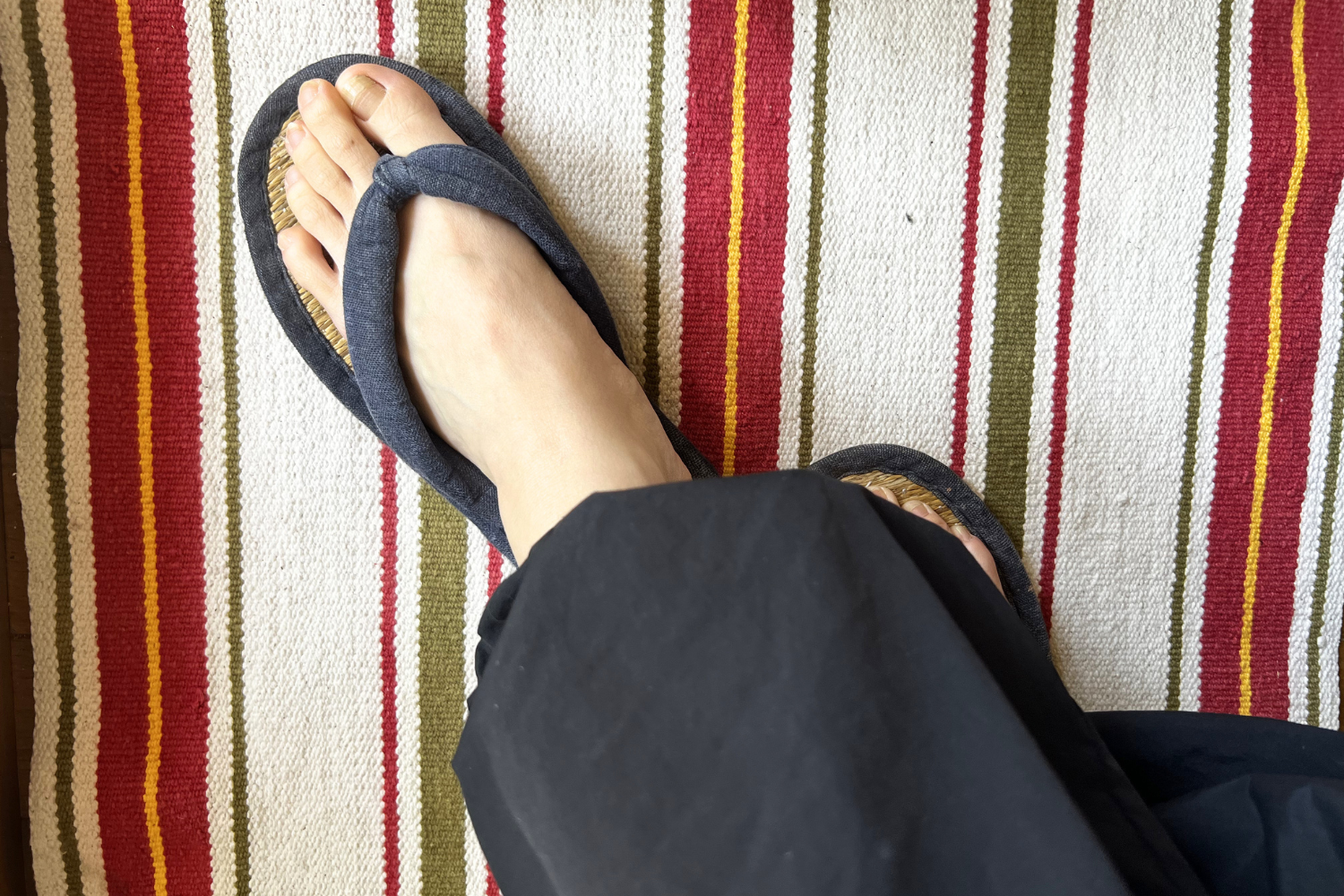 色々試して実感した「イ草スリッパ」の爽快さ！蒸れない・ニオイも気に