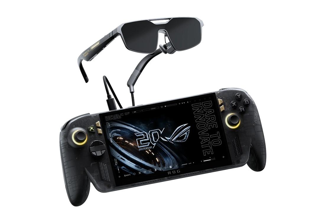 ゲームコントローラーに、ディスプレイをガッチンコ。手元ゲームの
